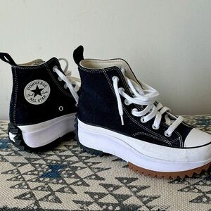 Converse Run Star Hike Size 6 Womens